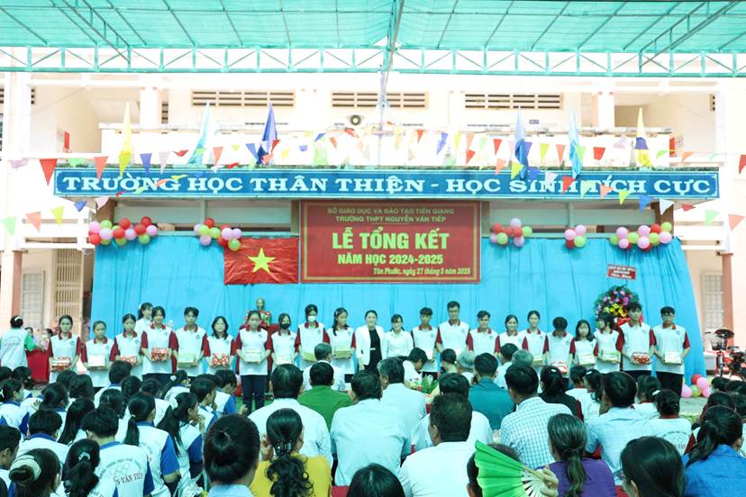Trao_Hoc_Bong_Thao_Sang_Uoc_Mo_2.jpg